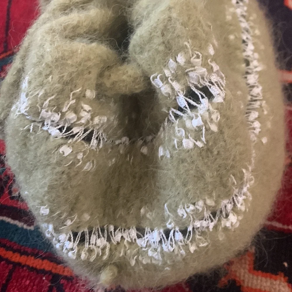 Handmade sage green wool shoulder bag. NWOT - Picture 5 of 7